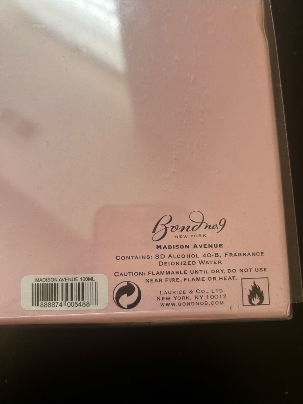 Bond No.9 New York Madison Avenue Pink and Black Box - Picture 2 of 3